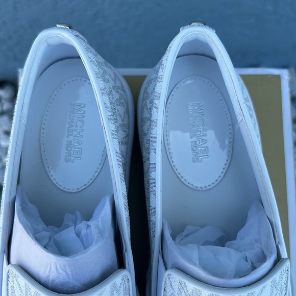 (NEW) Michael Michael Kors Women's Keaton Slip-On - Picture 3 of 10